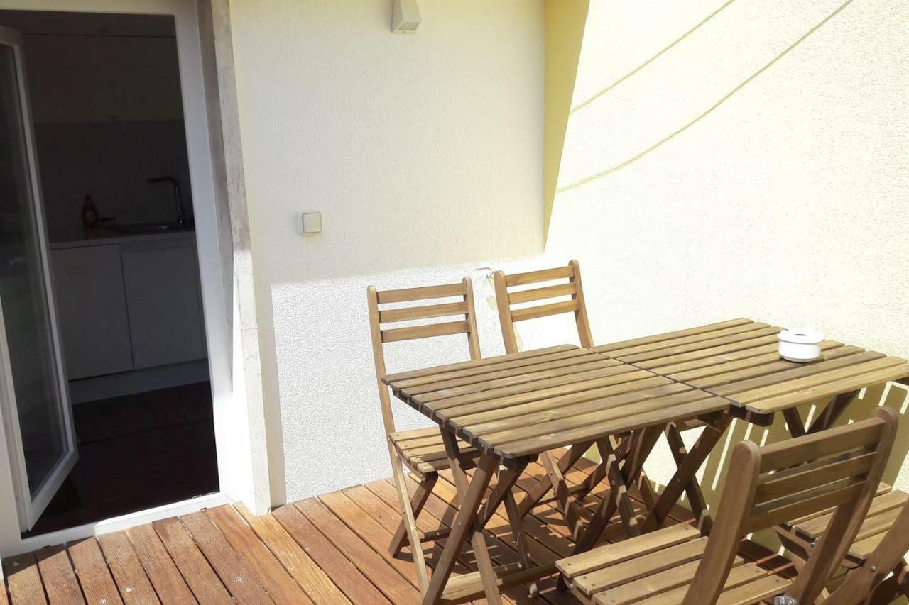 Modern Cosy Flat With Terrace In Campo De Ourique. Leilighet Lisboa Eksteriør bilde